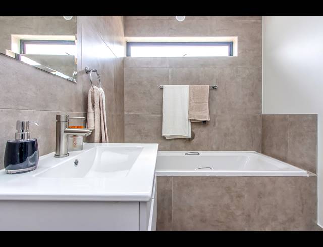 3 BEDROOM CLUSTER FOR SALE IN ALBERTSDAL